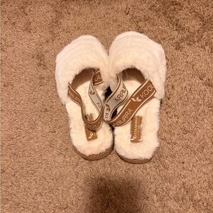 Koolaburra by UGG Fluffy White Slippers